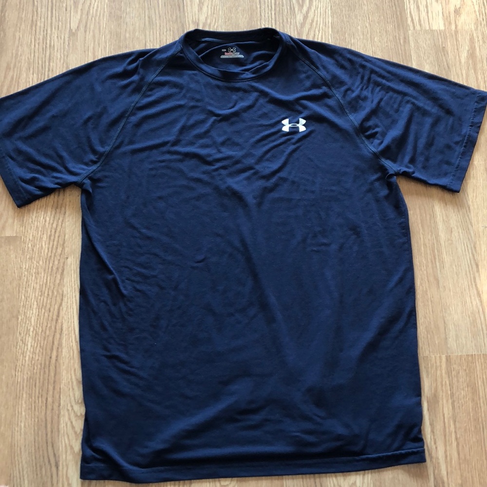 Under Armour navy short sleeve heat gear tee
